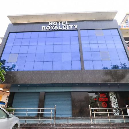 Oyo 6908 Hotel Royal City Āzamgarh Exterior foto