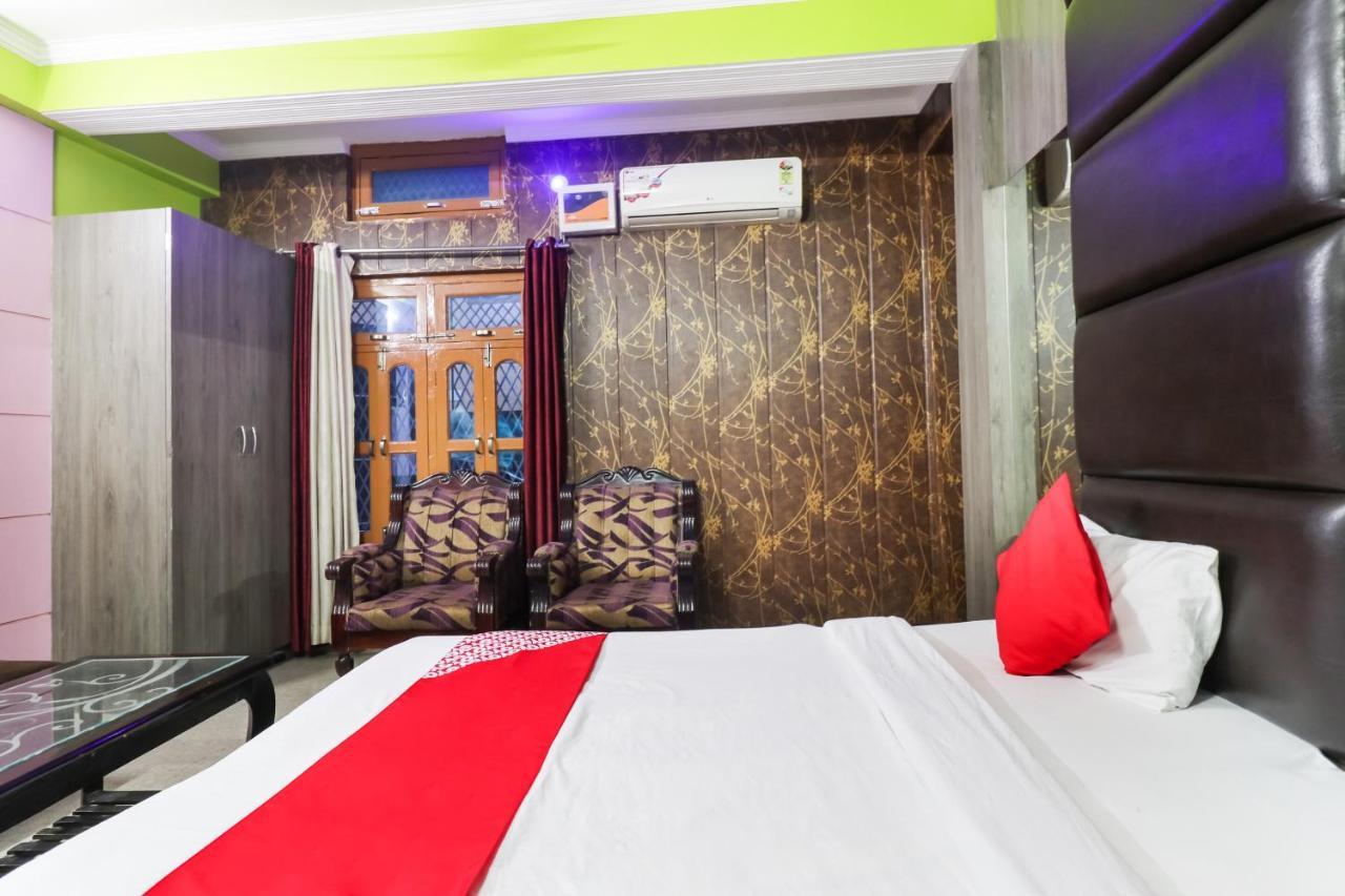 Oyo 6908 Hotel Royal City Āzamgarh Habitación foto